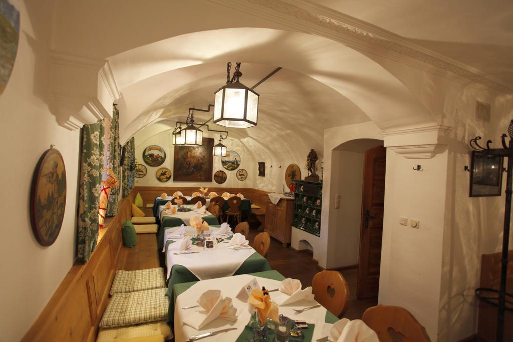 Metzgerei Gasthof Oberhauser - Hotel Zur Post Egling Exterior photo