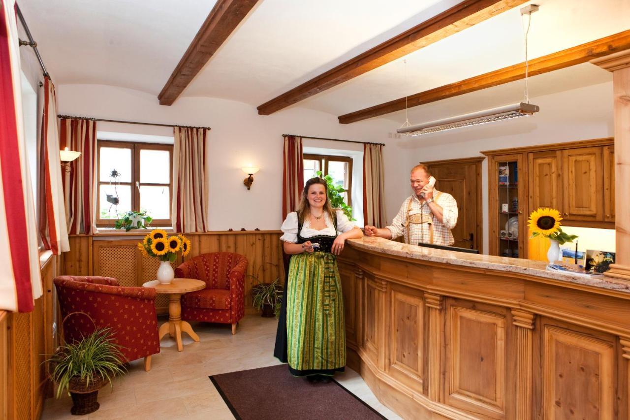 Metzgerei Gasthof Oberhauser - Hotel Zur Post Egling Exterior photo